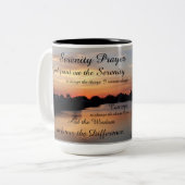 SERENITY PRAYER ZWEIFARBIGE TASSE (Vorderseite Links)