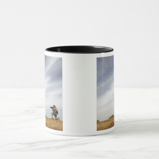 Sergeant bietet Sicherheit Tasse (Zentrum)