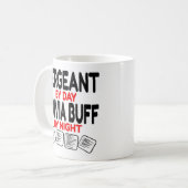 Sergeant Lieben Trivia Kaffeetasse (Vorderseite Links)