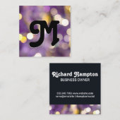 Serif Monogramm | Lila Bokeh Quadratische Visitenkarte (Vorne/Hinten)