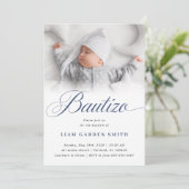 Seriöses weißes Script Bautizo-Fotodesign Einladung (Stehend Vorderseite)