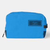 Serious Classic Minimal Simple Blue Waschbeutel (Rückseite)