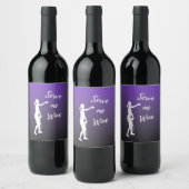 Serve Me Wine Funny Tennis Player Zitat Wein Weinetikett (Flaschen)