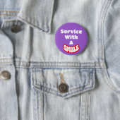 Service mit einem Lächelroten und weißen Abzeichen Button (Beispiel)