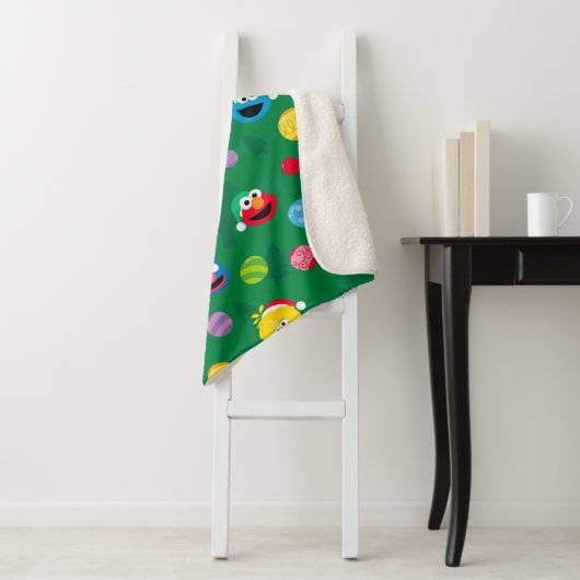 Sesame Street Christmas Tree Pattern Sherpadecke (Beispiel)