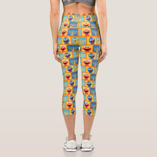 Sesame Street Hanukkah Pattern Capri Leggings (Rückseite)
