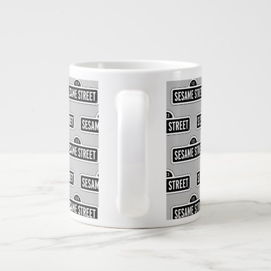 Sesamstraße | B&W-Logo Jumbo-Tasse (Rückseite)