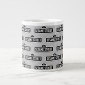 Sesamstraße | B&W-Logo Jumbo-Tasse (Vorderseite)