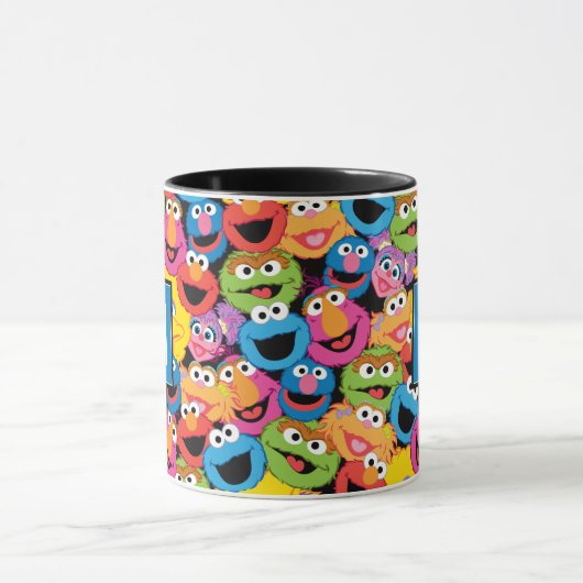 Sesamstraße-Zeichen gegenüber Monogramm Tasse (Zentrum)