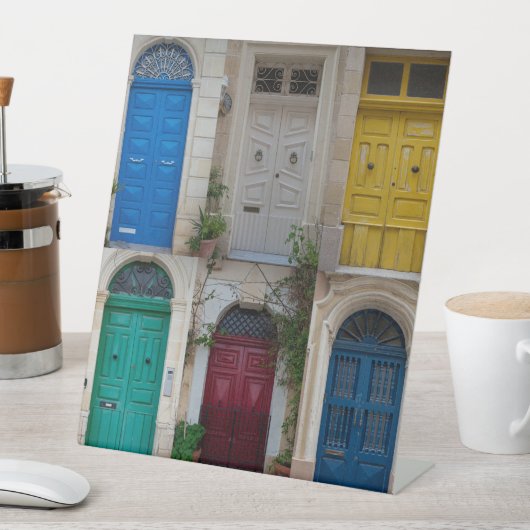 Set der farbenfrohen Haustüren in Malta Sockelschild (In Situ)