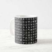 Set der Symbole rune Buchstaben Schriftart. Antike Kaffeetasse (Vorderseite Links)