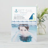 Set Sail Sailboat Blue Boy Birthday Foto Einladung (Stehend Vorderseite)