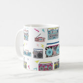 Set verschiedener Vintager Kassettenabspielgeräte. Kaffeetasse (Vorderseite Links)