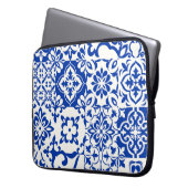 Set von 16 Fliesen Azulejos in blau, weiß. Origina Laptopschutzhülle (Vorderseite Links)