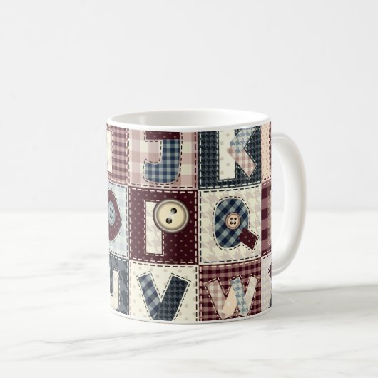 Set von Buchstaben im Patchwork-Stil. Mai b Kaffeetasse (VorderseiteRechts)