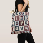 Set von Buchstaben im Patchwork-Stil. Mai b Tasche (Von Nahem)