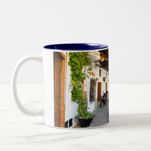 Setenil de las Bodegas - Das echte Spanien Zweifarbige Tasse (Links)