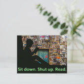 Setz dich! Halt den Mund! Lesen. Original digitale Postkarte (Stehend Vorderseite)