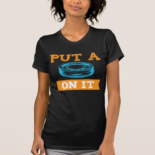 SETZEN SIE EINEN DECKEL AUF IHN! T-Shirt (Vorderseite)