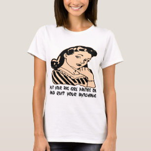 Setzen Sie Ihren großen Mädchen-Schlüpfer an un T-Shirt