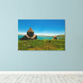 Sevan Kloster Landschaft Leinwanddruck (Insitu (Holzboden))