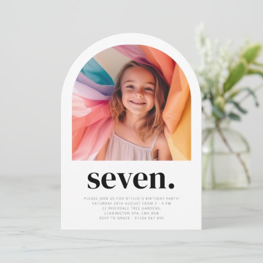Seven Arch Foto Geburtstag Einladung (Stehend Vorderseite)