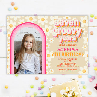 Seven Groovy Retro Daisy Foto Einladung zum Geburt