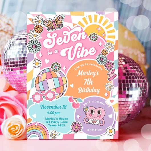 Seven ist ein Vibe Retro Preppy Varsity Birthday Einladung