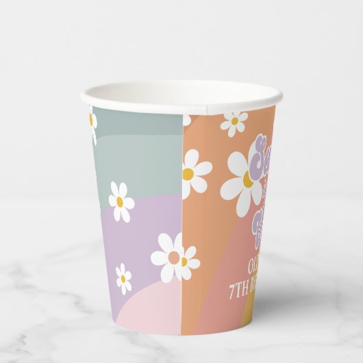 Seven ist ein Vibe Retro Rainbow Paper Cups Pappbecher (Rechts)