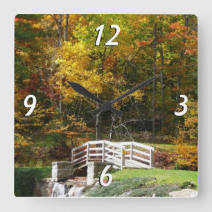 Seven Springs Fall Bridge I Herbstlandschaft Quadratische Wanduhr