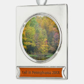 Seven Springs Fall Bridge II Herbstlandschaft Banner-Ornament Silber (Links)