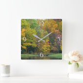 Seven Springs Fall Bridge II Herbstlandschaft Quadratische Wanduhr (Zuhause)