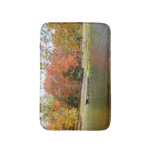 Seven Springs Fall Bridge III Herbstlandschaft Badematte (Vorderseite Vertikal)