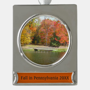 Seven Springs Fall Bridge III Herbstlandschaft Banner-Ornament Silber