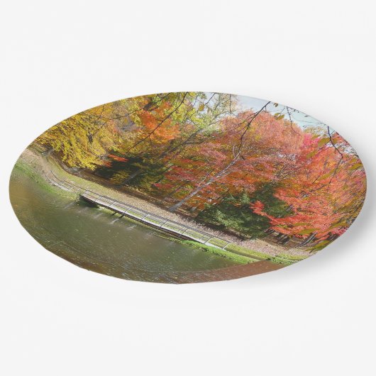 Seven Springs Fall Bridge III Herbstlandschaft Pappteller (Schrägansicht)