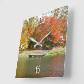 Seven Springs Fall Bridge III Herbstlandschaft Quadratische Wanduhr (Winkel)
