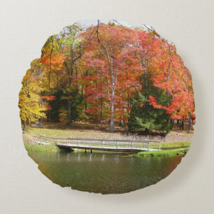 Seven Springs Fall Bridge III Herbstlandschaft Rundes Kissen
