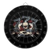 Sevens Schädel schießt RoseKaroass spielend Dartscheibe (vorne)