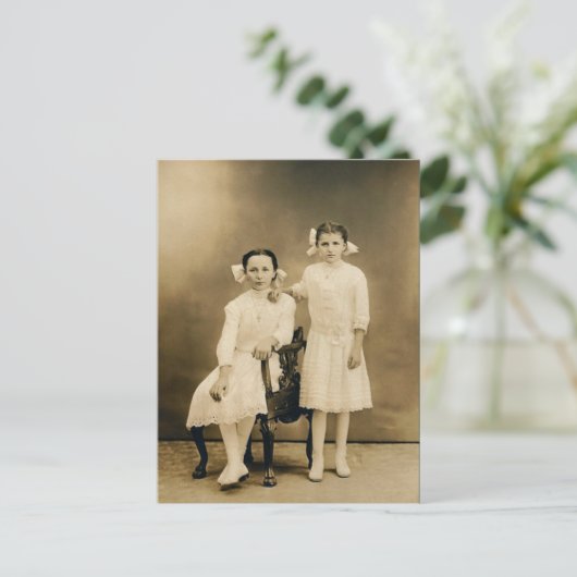 Severa & Catherine LAHR, ca. 1910 Postkarte (Stehend Vorderseite)