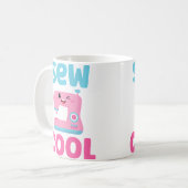 Sew Cool Cute Kawaii Sewing Machine Funny Pun Quil Kaffeetasse (Vorderseite Links)