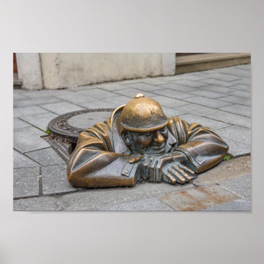 Sewer Worker Bronze Statue, Bratislava, Slowakei Poster (Vorne)