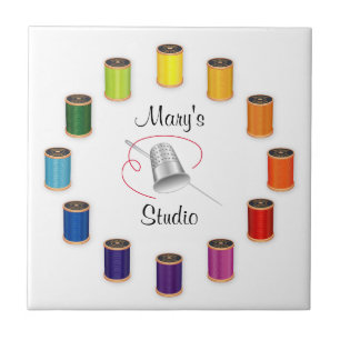 Sewing Thimble, Needle and Threads Fliese