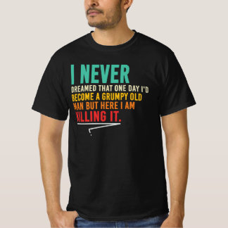 Sexer Glatzkopf-Typ und bringt es lustig auf den P T-Shirt
