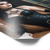 Sexy Goth Leather Girl mit Pentagram Tattoo Fotodruck (Ecke)
