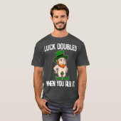 Sexy Leprechaun St Patricks Day Dirty Irish Gift T-Shirt (Vorne ganz)