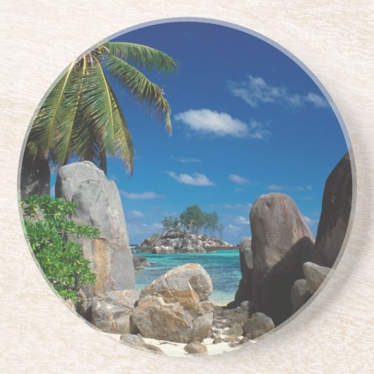 Seychellen, Mahe Island, Anse Royale Beach. Getränkeuntersetzer (Vorne)