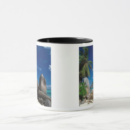 Seychellen, Mahe Island, Anse Royale Beach. Tasse (Zentrum)