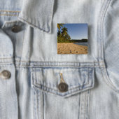 Seychellen, Mahe Island, Strand Anse Takamaka, 2 Button (Beispiel)