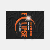 Seymour Indiana Eclipse 2024 Totale Sonnenfinstern Fleecedecke (Vorderseite (Horizontal))