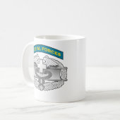 SF Q-Vorsprung und Kampf-Mediziner-Abzeichen Kaffeetasse (Vorderseite Links)